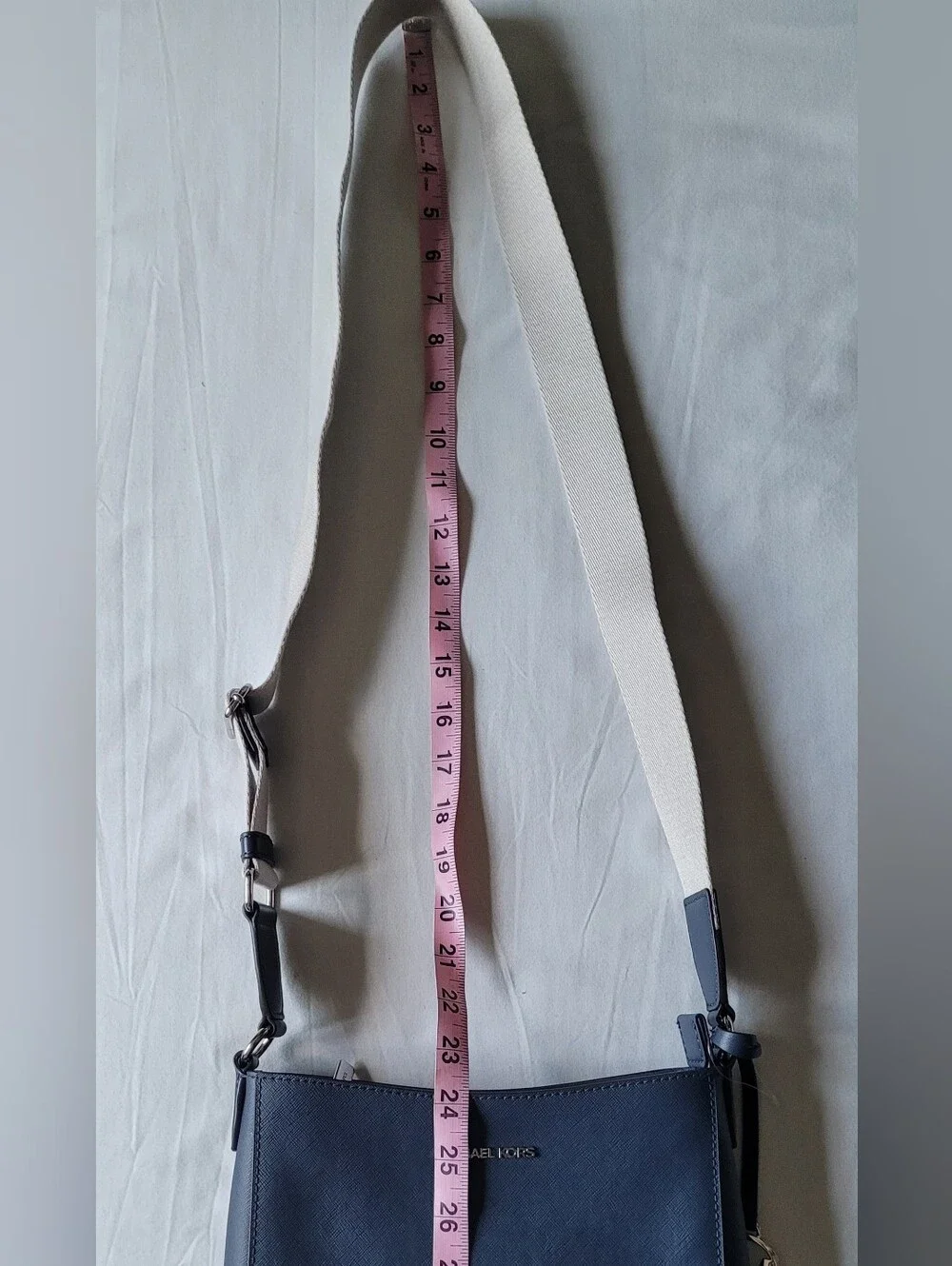 Michael Kors Jet Set Navy Small Crossbody Bag  Adjustable Strap. NWOT.